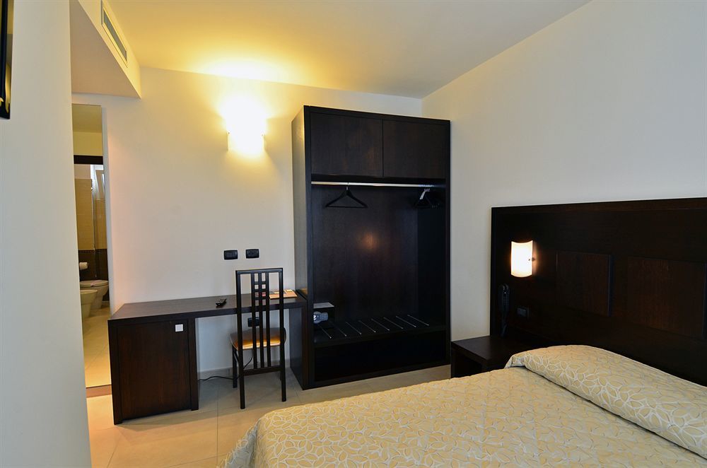 Hotel I Crespi Grosseto Bagian luar foto