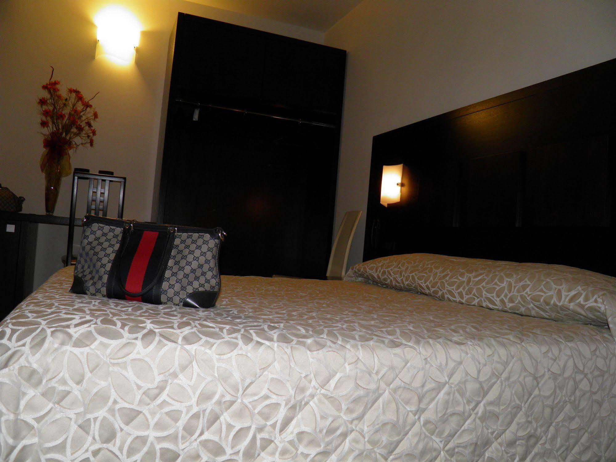 Hotel I Crespi Grosseto Bagian luar foto